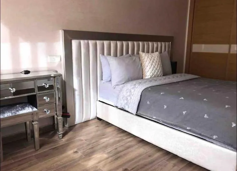Modern & Lovely 2 Bedroom En-Suite By Tramway And Train Station Belvedere Casablanca Appartement