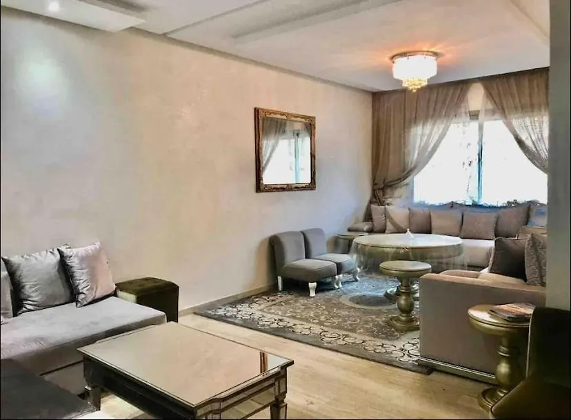 Modern & Lovely 2 Bedroom En-Suite By Tramway And Train Station Belvedere Casablanca