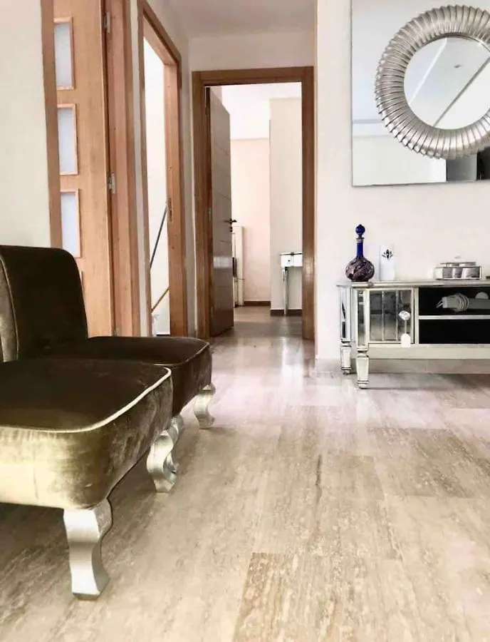 Modern & Lovely 2 Bedroom En-Suite By Tramway And Train Station Belvedere Casablanca